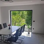 Apartman House Under The Maple Tree
