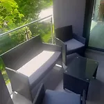 Apartman House Under The Maple Tree *