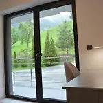 Apartma House Under The Maple Tree