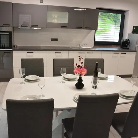 House Under The Maple Tree * Vitanje