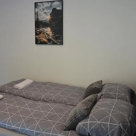 Apartament House Under The Maple Tree *