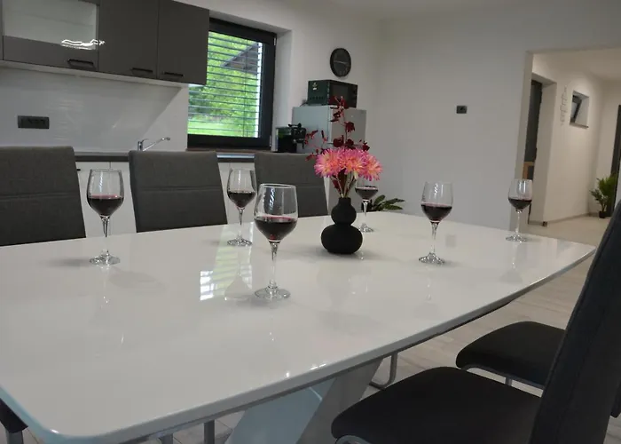 House Under The Maple Tree דירה Vitanje