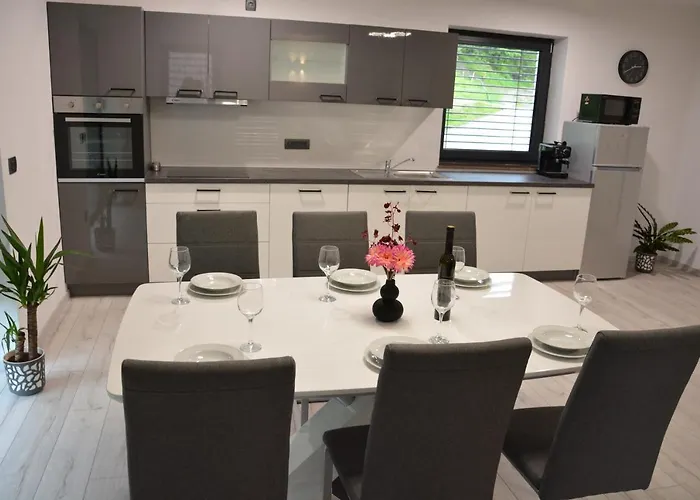 House Under The Maple Tree * Vitanje