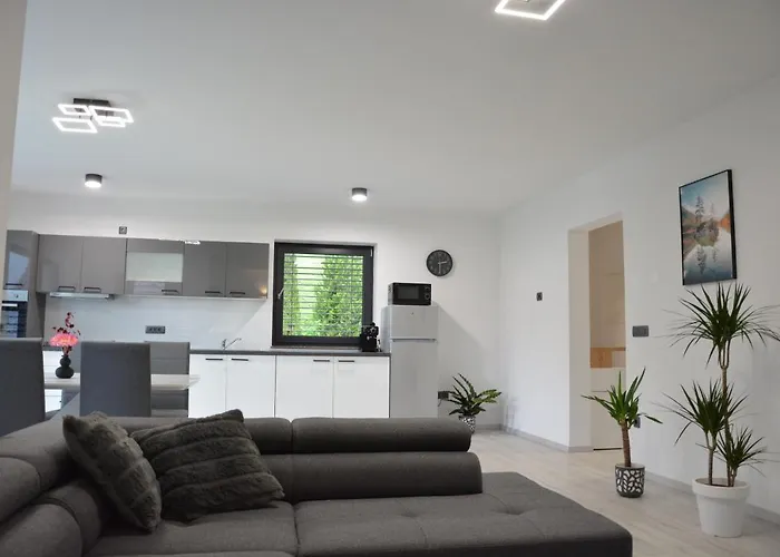 House Under The Maple Tree דירה