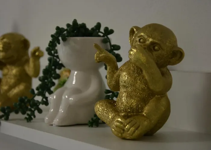 House Under The Maple Tree *